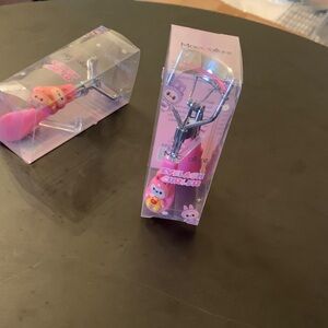 Labubu eyelash curler